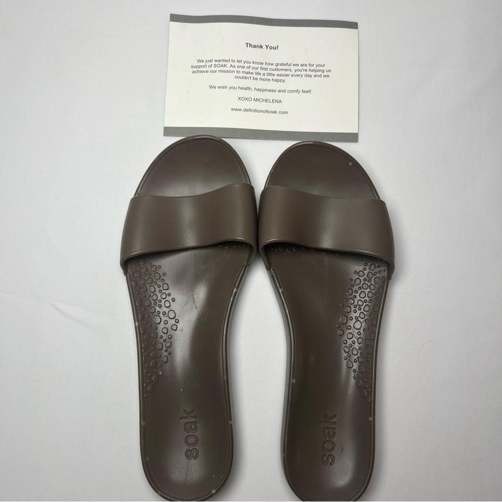 Soak pool slides/flip flops sz 9 NIB